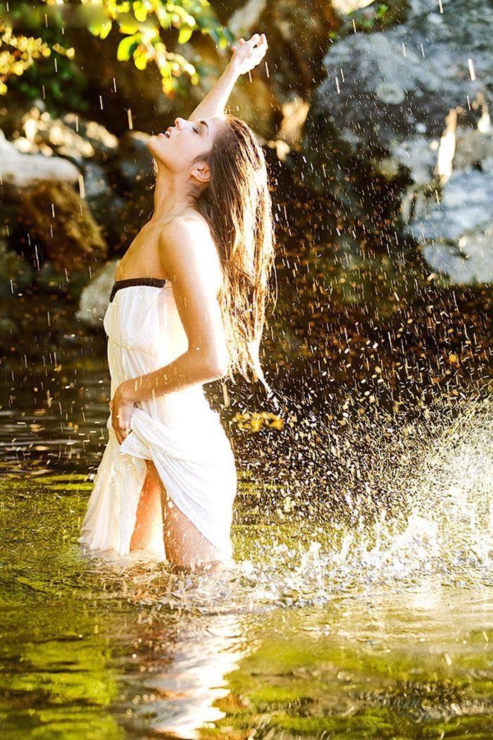 Marie Avgeropoulos in Ernakulam