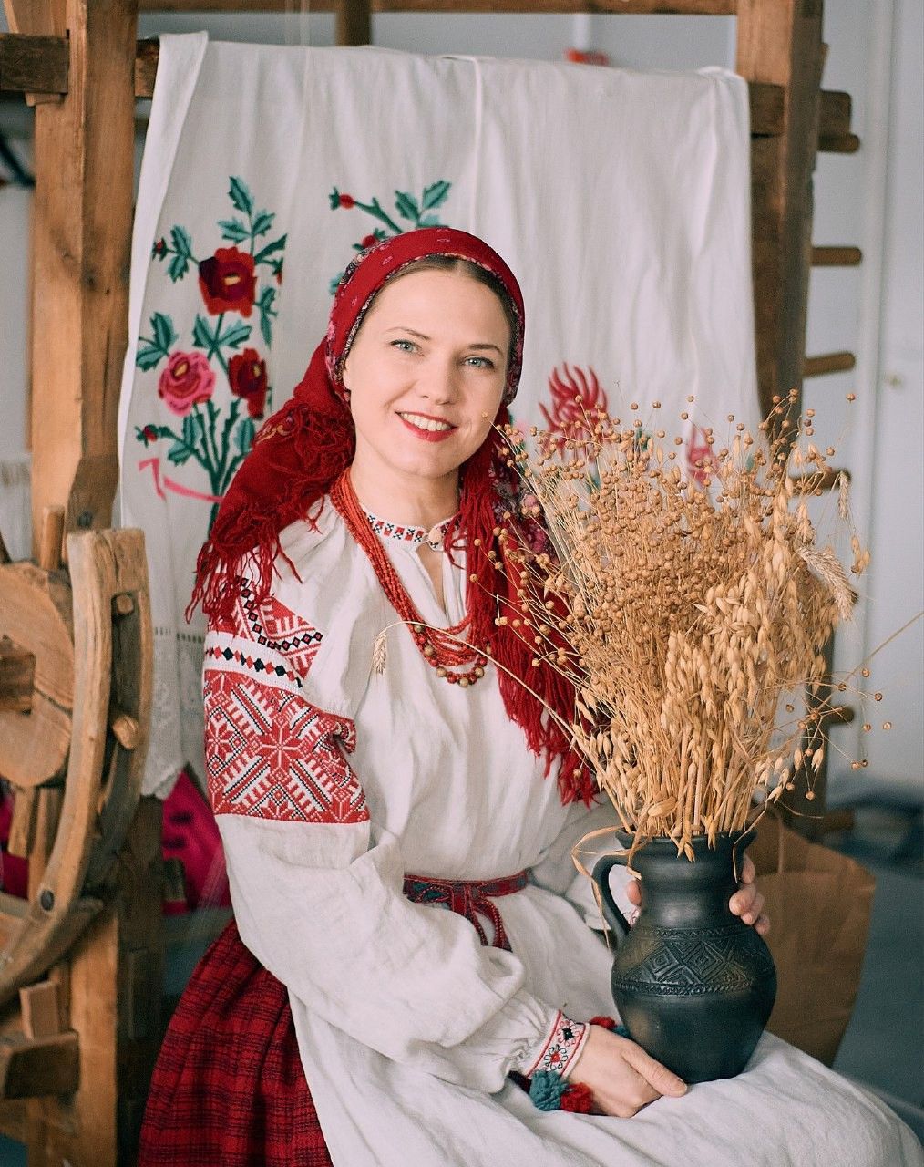 Women in Slavic costumes in Ernakulam