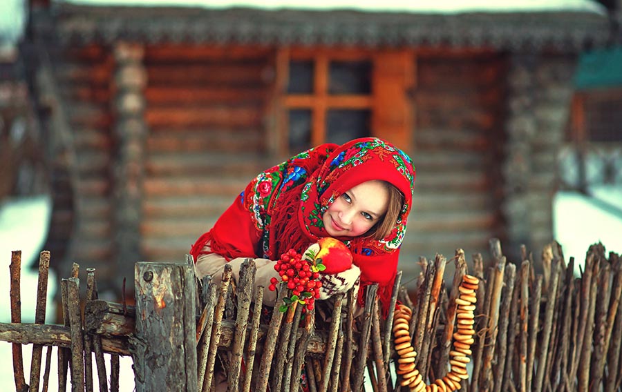 Sexy girl Women in Slavic costumes in Ernakulam