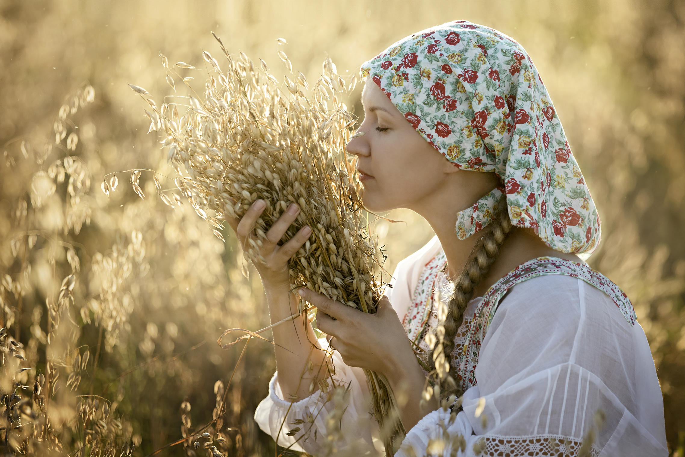 Photo Women in Slavic costumes in Ernakulam