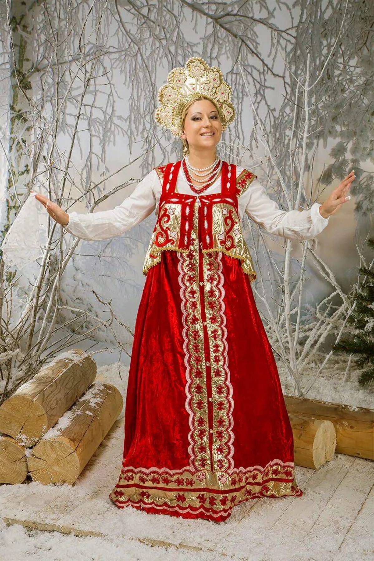 Girls in Slavic costumes in Ernakulam