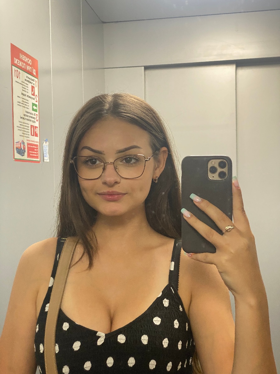 Sexy model Stacy in Ernakulam