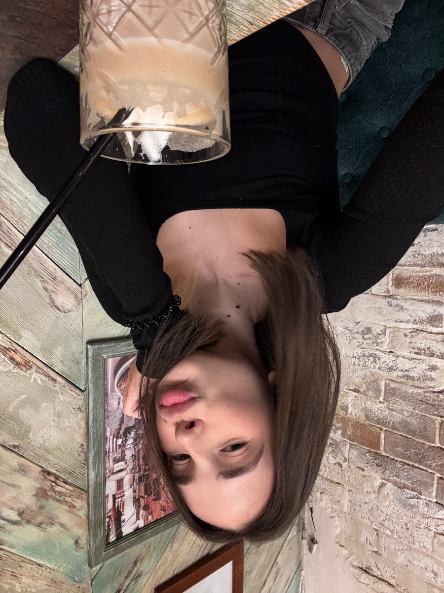 Fresh photos, fresh mood — Tina online in Ernakulam